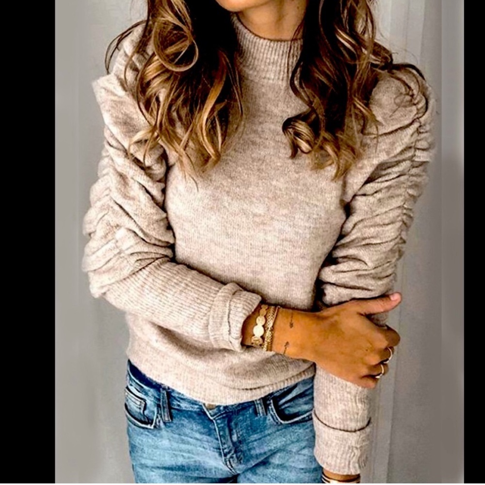 Rare Thick Crew Neck Ruched ⬆️ Design Sleeves On This Apricot Sweater - Picture 2 of 4